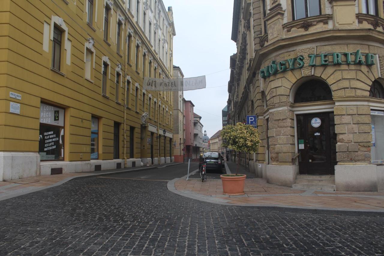 Downtown Studio Apartman Pécs Zewnętrze zdjęcie