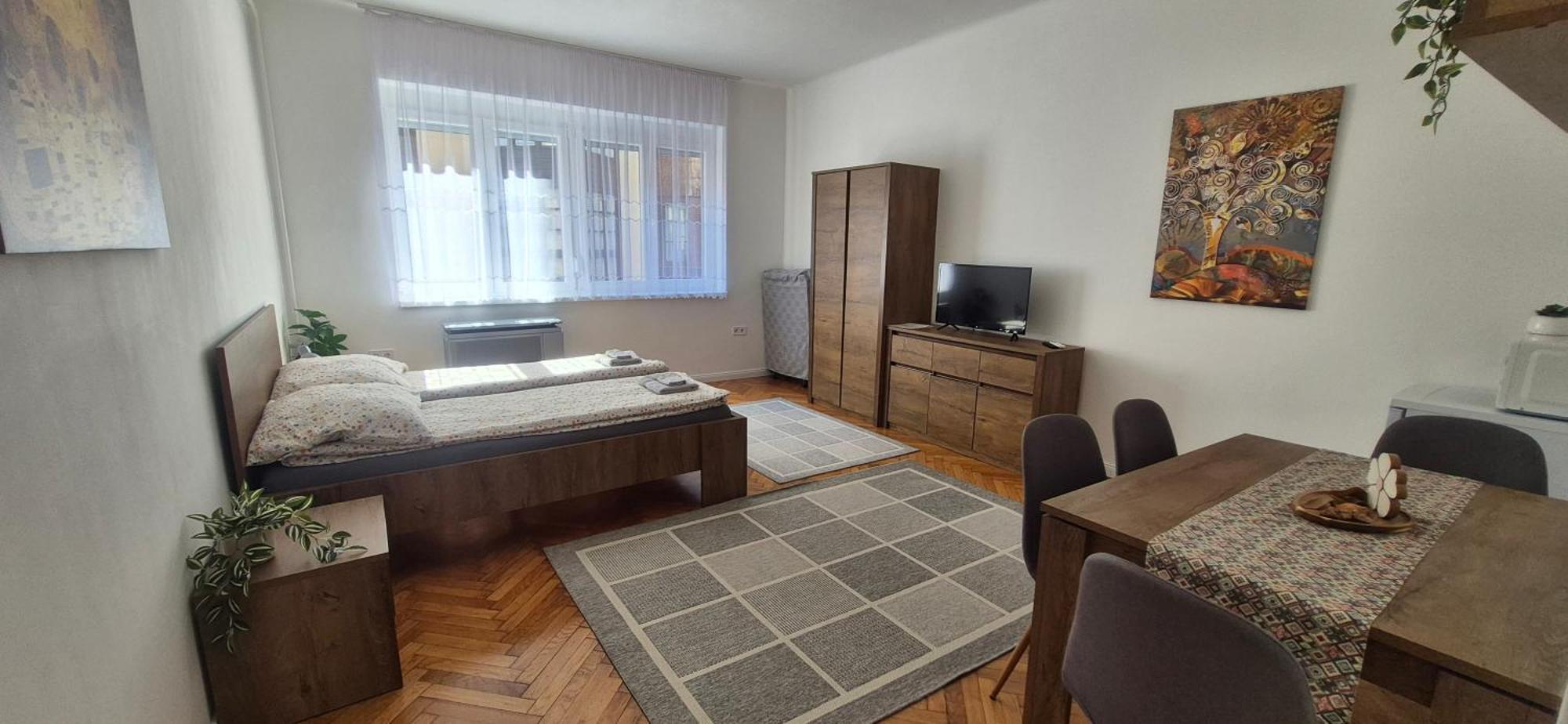 Downtown Studio Apartman Pécs Zewnętrze zdjęcie